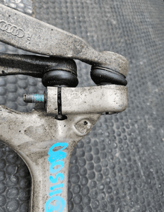 Zwrotnica 8E0258F 8E0407242B Zawieszenie Piasta Czujnik ABS Przednia Przód Prawa AUDI A4 B6 B7 16