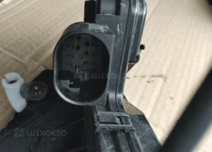 BMW E46 zamek drzwi przód przednich prawy 2