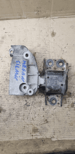 Łapa poduszka silnika Renault Megane II 1.6 16V 8200014931 1