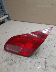 OPEL ASTRA J HB Lampa tył prawa w klapę 2