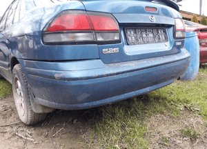 Mazda 626 GF 97-02 HB Klapa tylna tył z szyba drzwi lampa zderzak 2