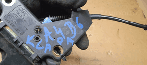 Zamek klapy bagażnika Audi A4 B6 Sedan 8E5827520 8