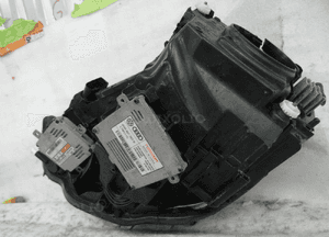 Audi A3 8V xenon na części z przetwornicami lampa przednia prawa 5