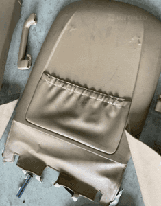 PORSCHE CAYENNE tapicerka dywan plastik słupek 13