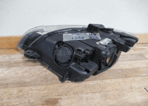 Lampa przednia przód prawa audi Q7 xenon 2005- 17
