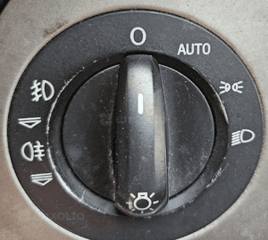 Audi A6 C6  włącznik świateł 1