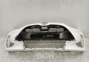 Zderzak przód przedni toyota yaris 4 iv 2020- 1