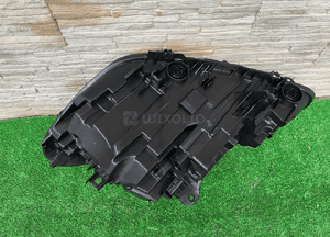 Obudowa puszka lampy led bmw 2 F44 prawa 3