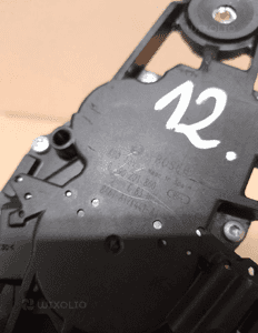 SILNICZEK WYCIERACZKI TYŁ FORD nr 0390201860 2