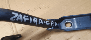 Zawias maski prawy przód Opel Zafira C 13283109 6