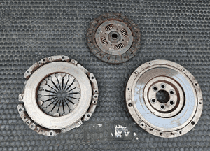 Sprzeglo 032105270 Tarcza Docisk Komplet 1.0 1.4 1.6 VW Polo III 3 Seat Cordoba I 1 Ibiza II 2 2