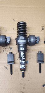 Pompowtryskiwacz wtryskiwacz wtrysk VW Golf V Plus 1.9 TDI 038130073AG 3