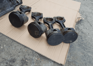 Ford Fiesta 1.25 16V Mk7 08-17 Dekiel pokrywa wał 7