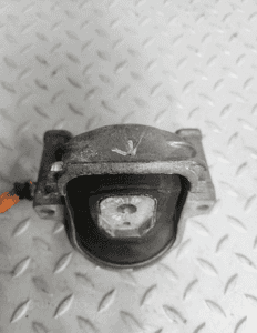 Audi A4 B8 2.0TFSI poduszka silnika 8R0199381 2