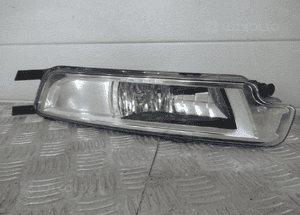 Halogen przeciwmgielny prawy vw passat B8 2014- 2