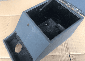 Podłokietnik cubby tunel środkowy Land Rover Defender 2