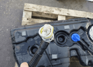 Bmw X1 F48 zbiornik paliwa 7348331 2