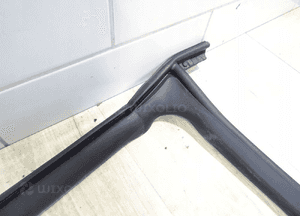 Tesla S uszczelka drzwi tylne lewe 6009585-00-I 3