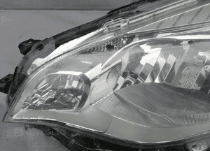 Lampa lewa lewy przód Subaru Trezia 2