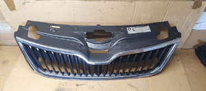 Grill atrapa zderzaka zaślepki kompletny Skoda Rapid 5JA853668 2