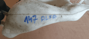 Zbiorniczek spryskiwaczy pompka Alfa 147 7