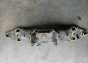 Subaru Legacy IV 2.0 belka poduszka pod skrzynie 2