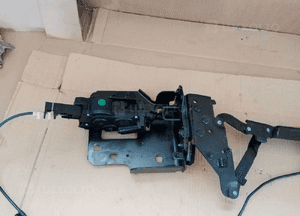 Zawias zamek dachu prawy tył Opel Tigra B 93162676 93162281 5