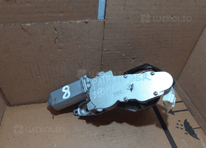 nissan pathfinder sport silniczek wycieraczek tył 1