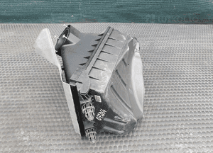 Obudowa Filtra 06B133837AG 06B133837P Powietrza Pokrywa 2.0 ALT Audi A4 B6 B7 VW 1