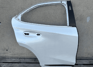 Drzwi tyl tylne prawe lexus ux 2018- bardzo ladne orginalne 1