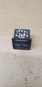 Przełącznik świateł awaryjnych DTC BMW E90 9132421 2