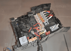 AUDI Q7 4L LIFT 3.0 TDI CJGA ROZDZIELACZ PRĄDU SKRZYNKA BEZPIECZNIKÓW ORYG 3