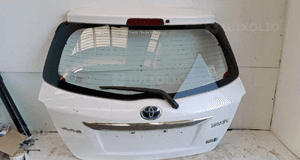 TOYOTA YARIS III hybryda 2011-2019 klapa bagażnika tylna 1