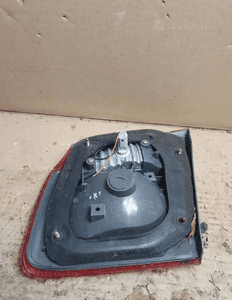 Mazda 626 v gf lampa lewa tył w klapę 132-61922 3