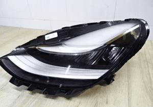 Tesla 3 lampa lewy przód full led 1077375-00-C 3