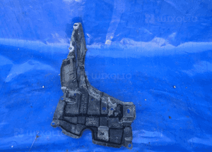 Toyota VERSO S osłona pod silnik prawa 51441-52180 3