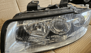 Audi A4 B6 lampa przód przednia lewa Xenon EU 8E0941004S 1