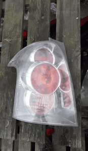 Toyota corolla verso lampa tył tylna lewa 1