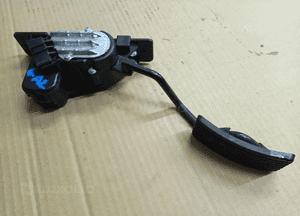 Mitsubishi Grandis 2.0 DiD D pedał potencjometr gazu 7618-0033 2
