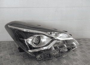 Lampa przednia prawa toyota yaris iii 3 lift 2017- 1