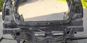VW Polo 02-08 pas tyl tylny sciana bagaznika 1