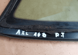 Szyba karoseryjna trójkąt prawy tył Mercedes A168 4