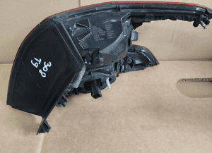 Lampa tył tylna prawa lewa peugeot 308 T9 hb 9677817580 9677817680 6