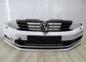 Zderzak przedni VW Jetta 5C6 lift 4xPDC 1