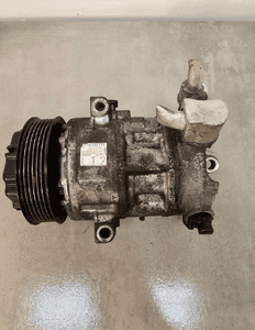 Sprężarka klimatyzacji opel corsa d 55703721 1