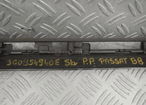 Listwa drzwi dolna pp vw passat B8 3G0854940E  dostępne 2 kolory 9