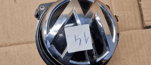 Klamka klapy bagażnika emblemat VW Passat B8 3G5927469 1