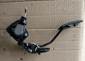Toyota Avensis T25 2.2 D4d pedal gazu potencjometr 89281-52021 2