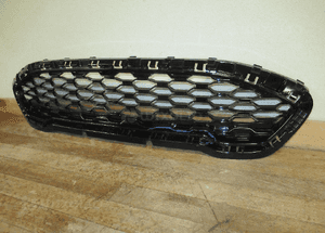 Grill gril atrapa ford fiesta MK8 st 2018- 16