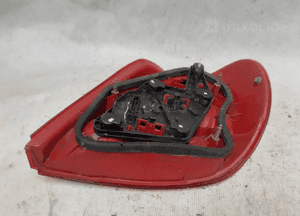 Tyl tylna lampa lewa toyota avensis T22 4